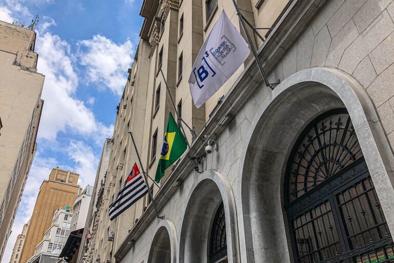 Queda do Ibovespa em dólar: índice teve 5ª maior perda diária da história após eleição, revela levantamento
